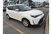 $17995 : Kia Soul 2023 S 4dr Crossove thumbnail