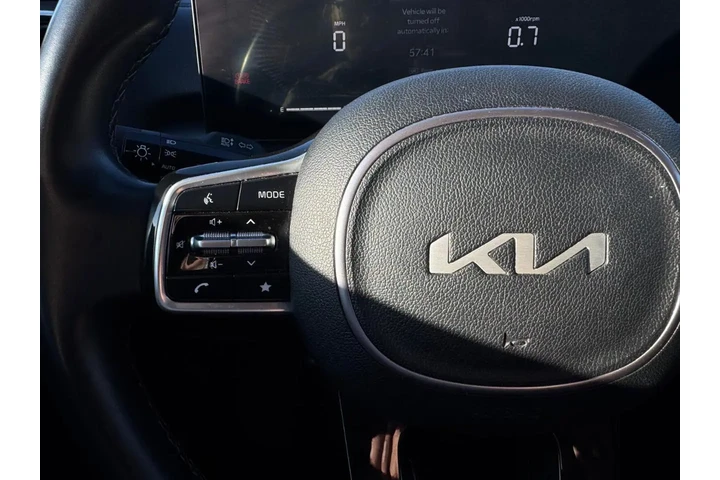 2024 Sorento S 2WD image 8