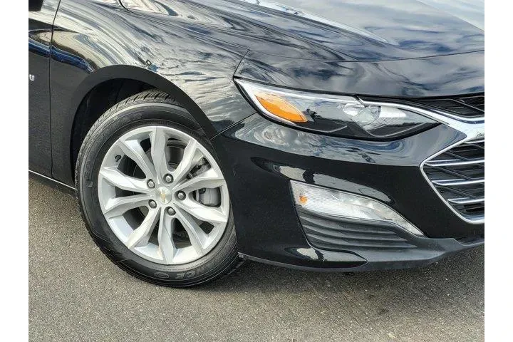 $21750 : Chevrolet Malibu 2024 LT 4dr image 9