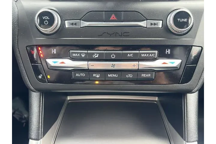 $24988 : Ford Explorer 2020 AWD XLT 4 image 9