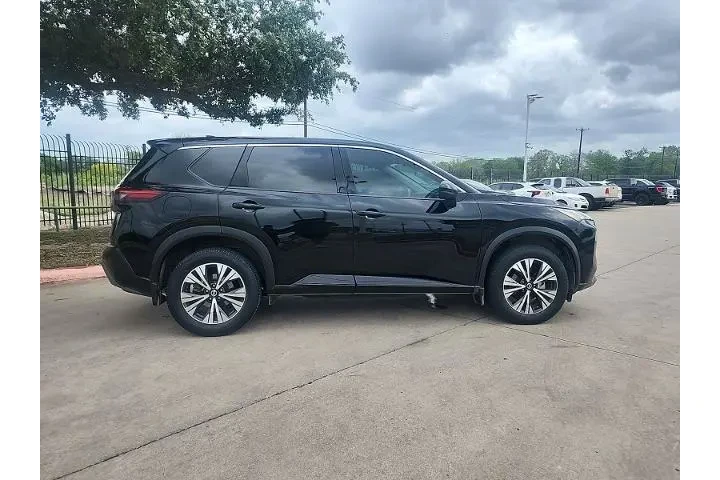 $16495 : Nissan Rogue 2021 SV 4dr Cro image 2