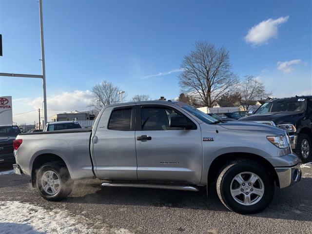 $8990 : 2010 Tundra image 2