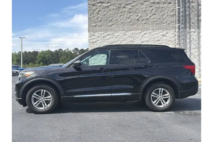$33486 : Ford Explorer 2023 AWD XLT 4 image 2