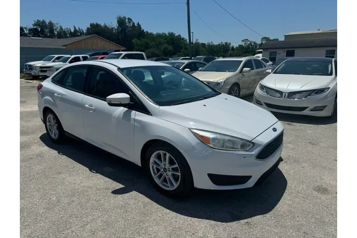 $5897 : 2017 Focus SE image 3