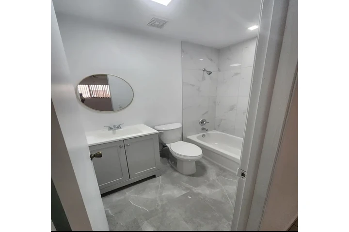 $1700 : 2 Apartamento en Derek Large image 4