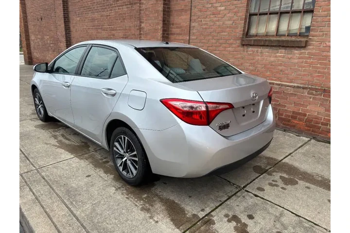 $15500 : 2018 Corolla LE image 4
