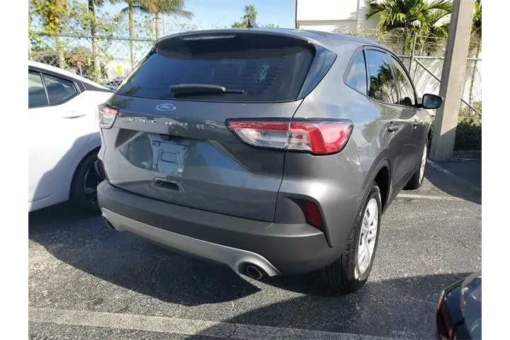 $15590 : Ford Escape 2022 S 4dr SUV image 4