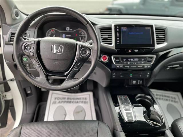 $22900 : 2017 HONDA PILOT2017 HONDA PI image 9