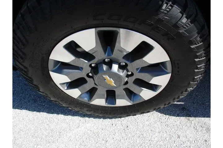 $39995 : Chevrolet Silverado 2500HD 2 image 9