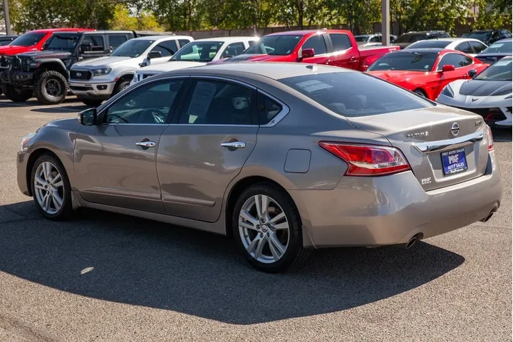 2013 Altima 3.5 SV image 7