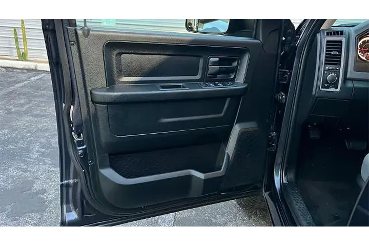 $21788 : Ram 1500 2018 4x4 Tradesman image 10