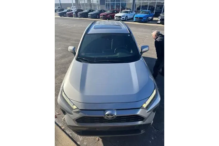 $29995 : Toyota RAV4 Hybrid 2022 AWD image 10