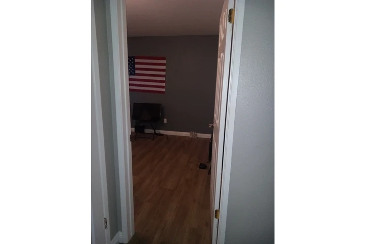 $800 : Se renta cuarto image 2