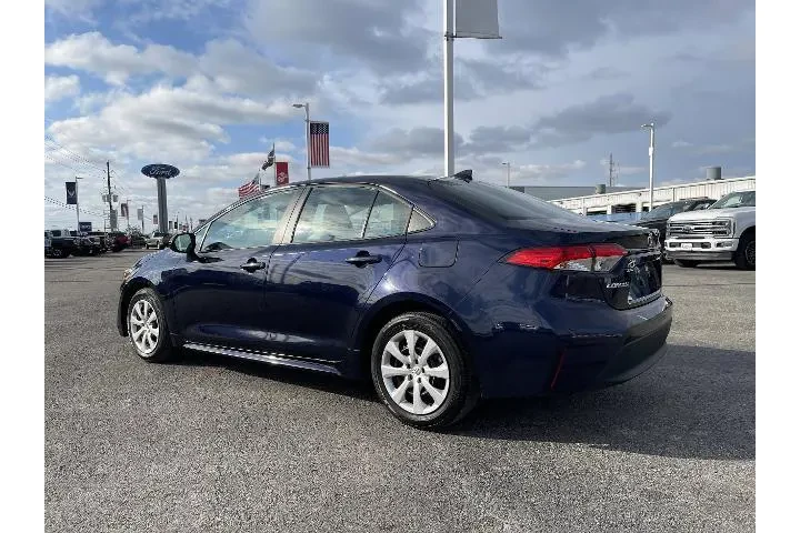 $19988 : Toyota Corolla 2024 LE 4dr S image 3