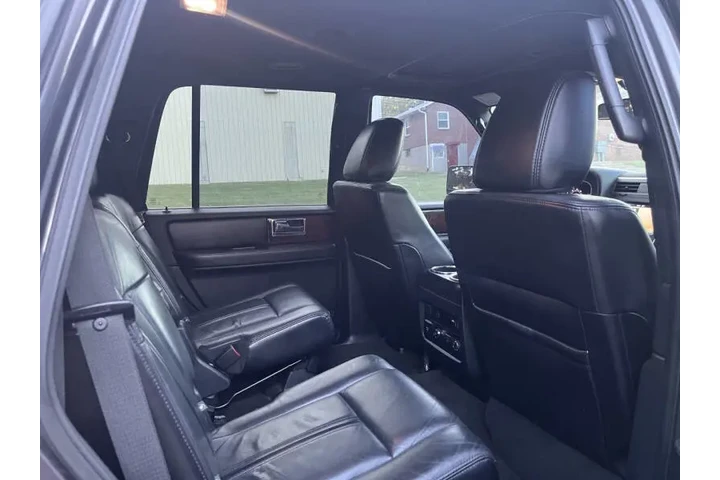 $11999 : 2016 Navigator Select image 10