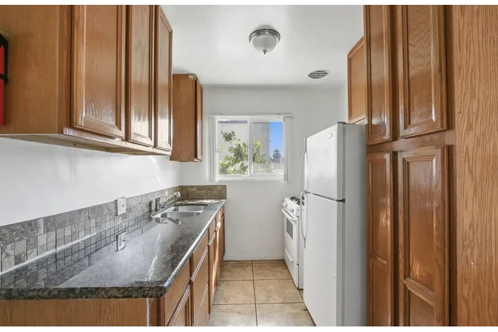 $1300 : Beautiful space image 8