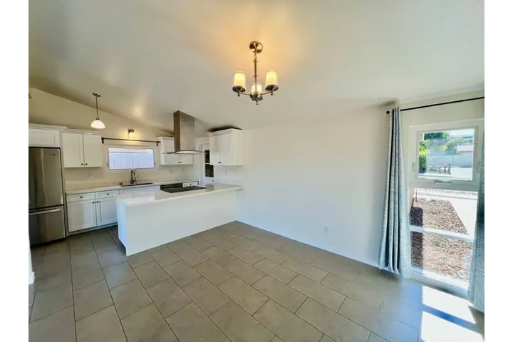 $1500 : Casa con vistas al cañón y gar image 3