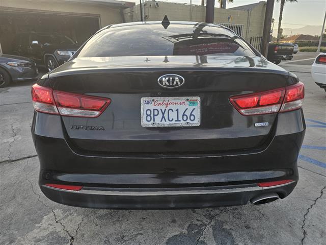 $9995 : 2017 Optima LX image 5