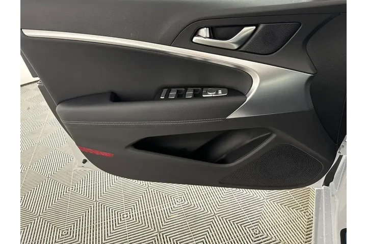 $36500 : Genesis G70 2025 AWD 2.5T Sp image 7