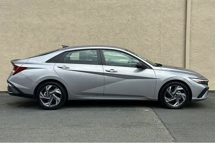 $22290 : Hyundai ELANTRA 2025 SEL Spo image 3