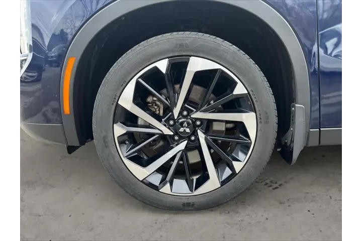 $23342 : Mitsubishi Outlander 2023 ES image 9