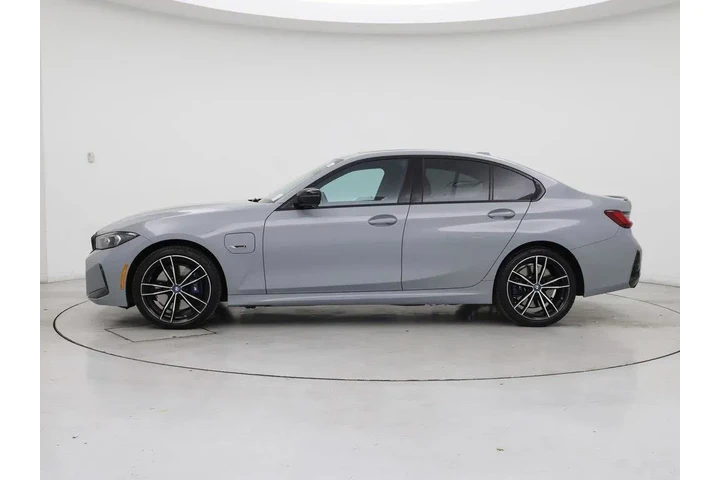 $36998 : BMW 3 Series 2023 330e 4dr S image 3