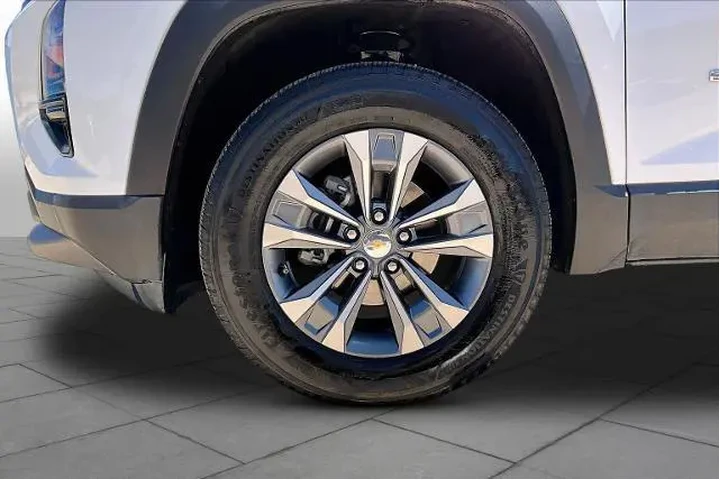 $27356 : Chevrolet Equinox 2025 LT 4d image 9