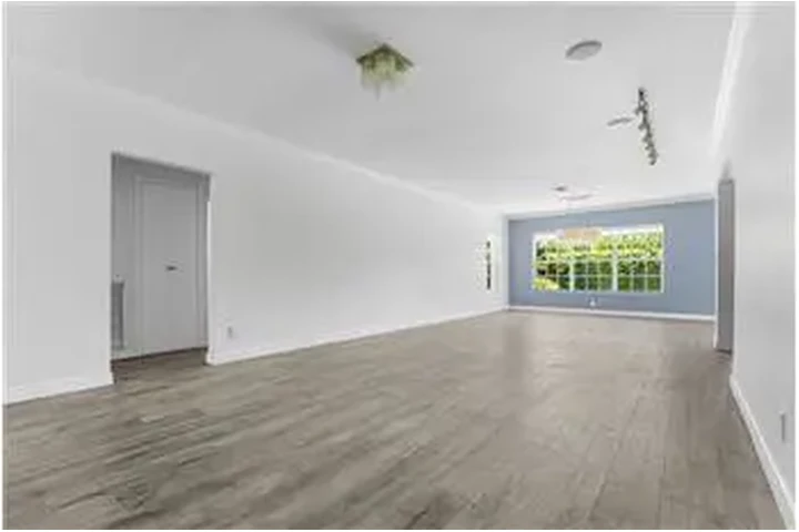 $8500 : Rental property with 3 bedro image 5