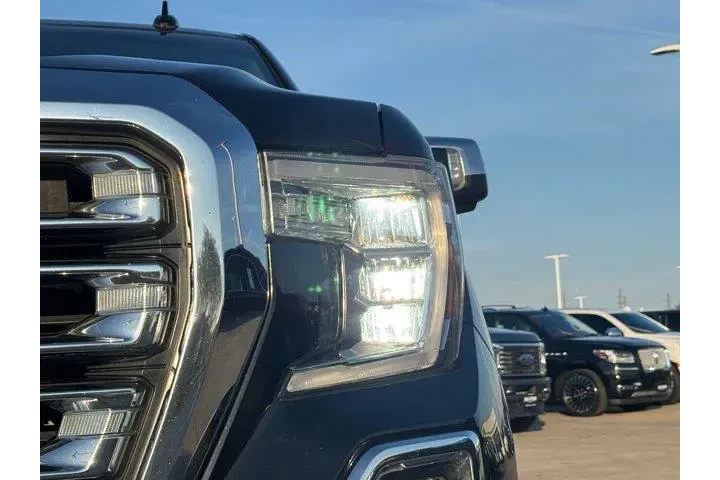 $28499 : GMC Sierra 1500 2020 4x4 SLT image 7