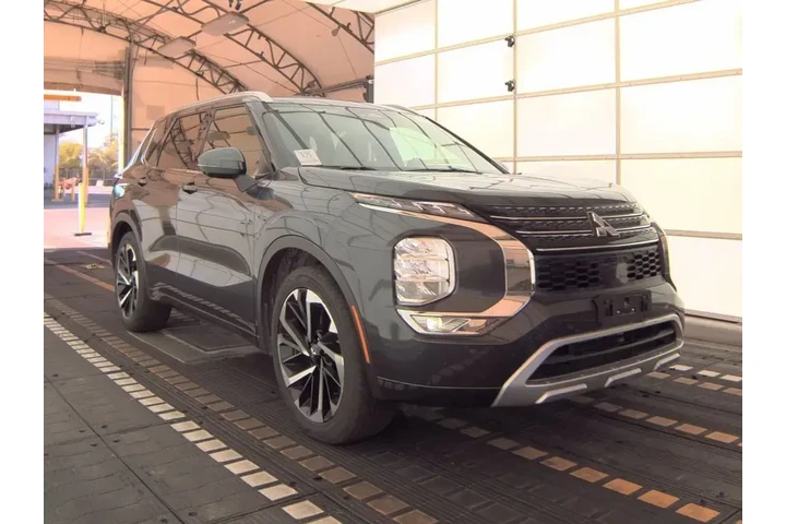 $24990 : Mitsubishi Outlander 2024 SE image 3