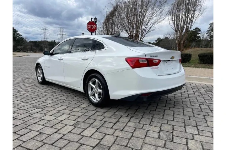 $6999 : 2017 Malibu LS image 9