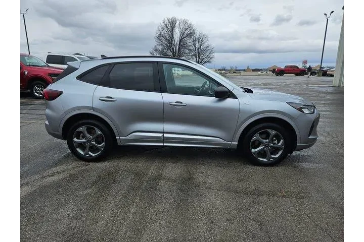 $22000 : Ford Escape 2024 AWD ST-Line image 4