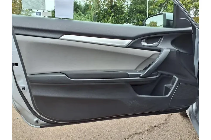 $19981 : Honda Civic 2017 LX-P 2dr Co image 9