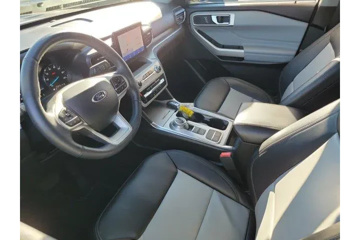 $28500 : Ford Explorer 2023 XLT 4dr S image 3