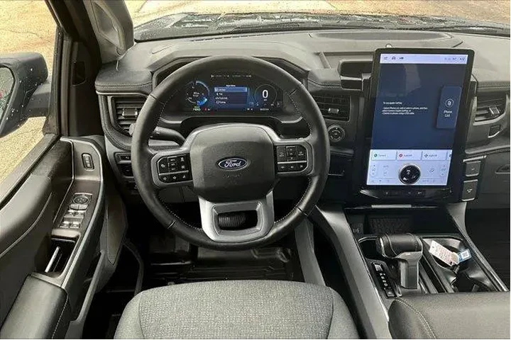 $49796 : Ford F-150 Lightning 2024 AW image 5