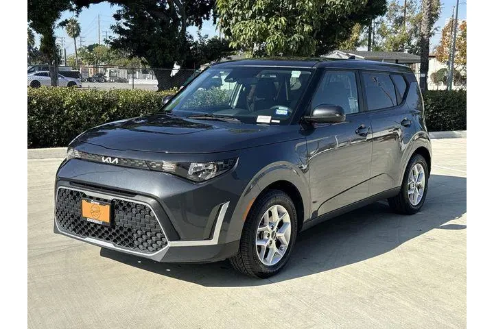 $17670 : Kia Soul 2024 LX 4dr Crossov image 7