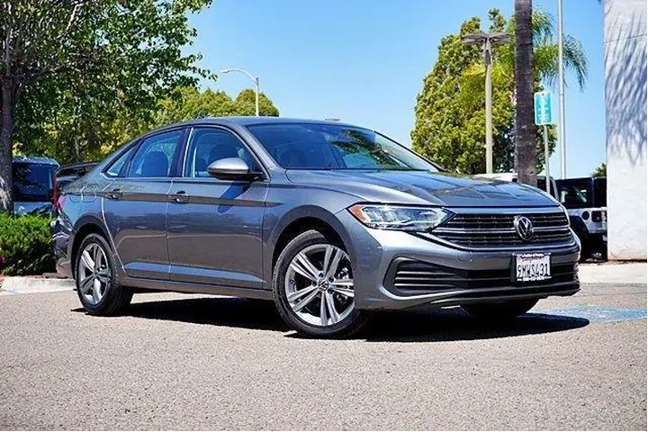 $18998 : Volkswagen Jetta 2024 SE 4dr image 2
