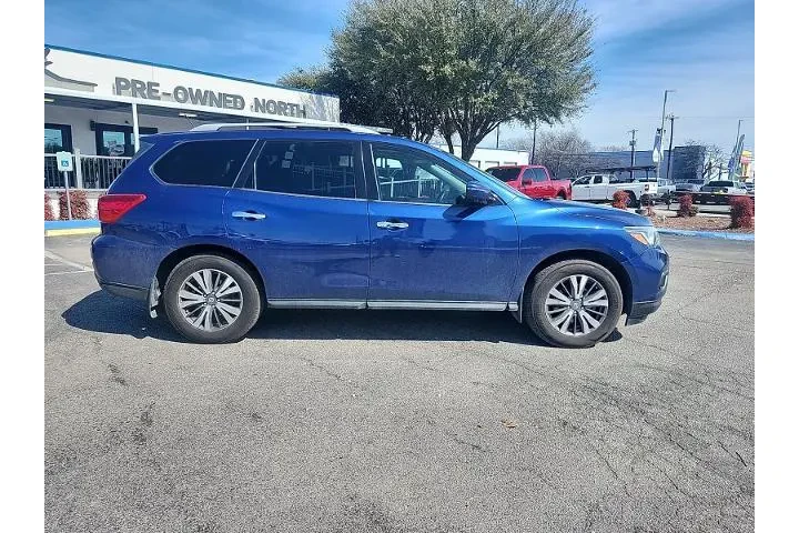 $8998 : Nissan Pathfinder 2017 S 4dr image 2