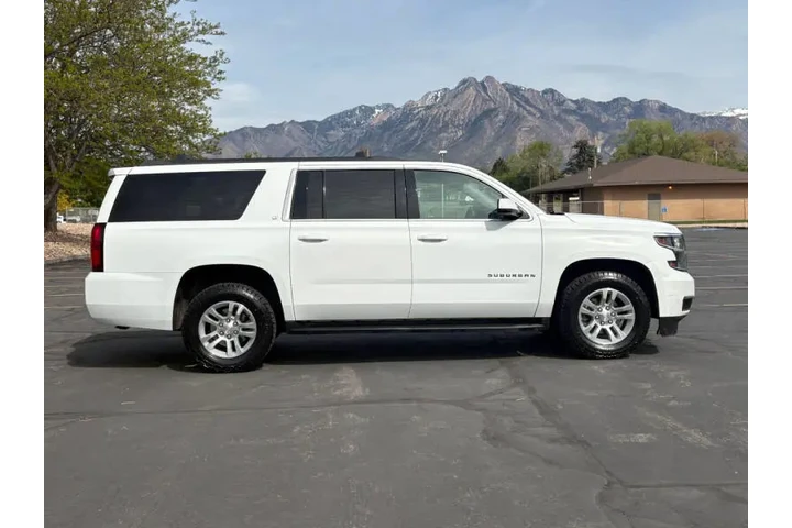 $18900 : 2017 Suburban LT image 6