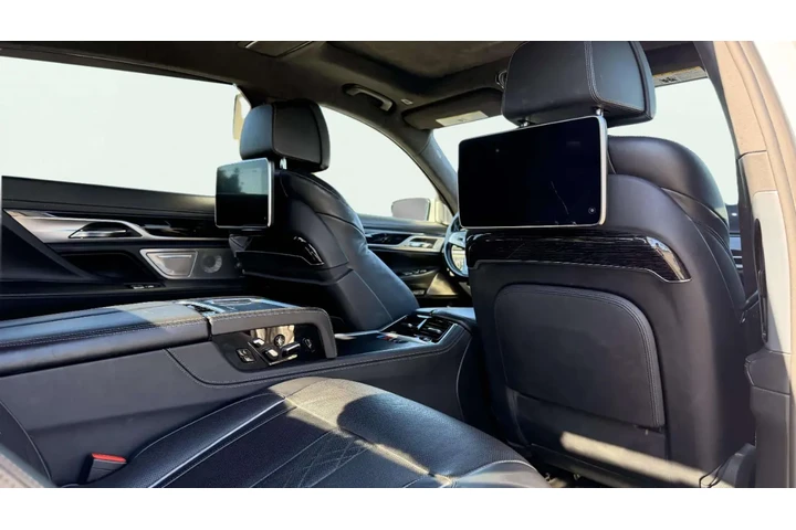 $20999 : 2016 BMW 7 Series image 1