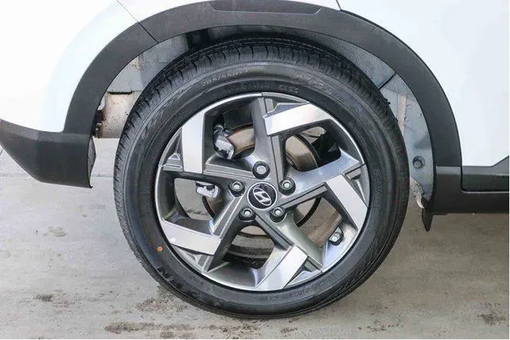 $21726 : Hyundai VENUE 2025 SEL 4dr C image 10