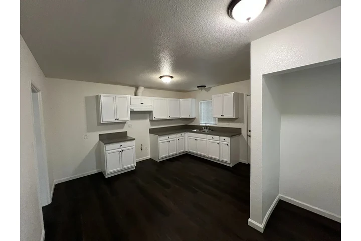 $800 : Beautiful Home..San Bernardino image 5