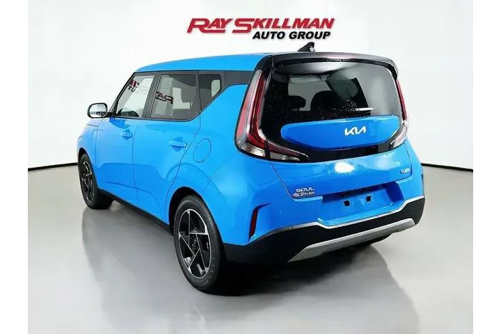 $21988 : Kia Soul 2023 EX 4dr Crossov image 5