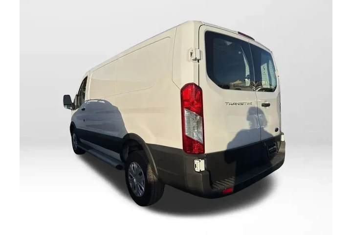 $32887 : Ford Transit 2024 250 3dr SW image 6