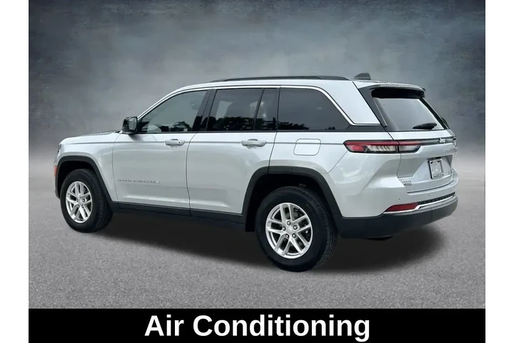 $27996 : Jeep Grand Cherokee 2024 4x4 image 9