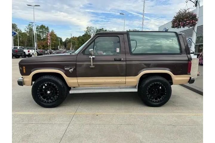 $11000 : Ford Bronco II 1986 2dr 4WD image 4