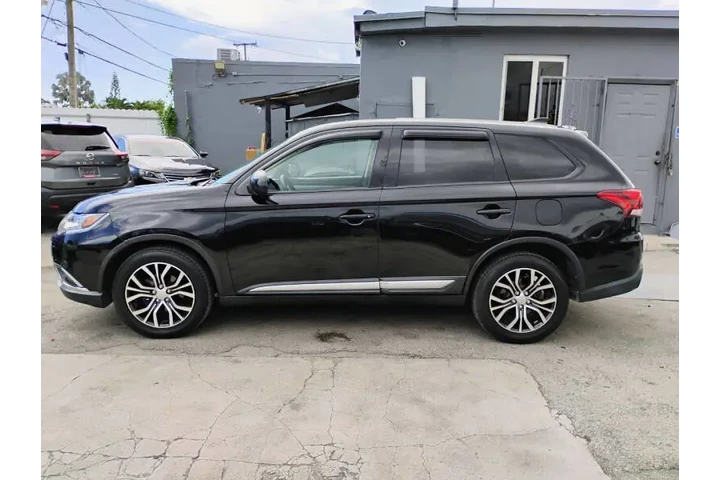 $8850 : 2018 Outlander LE image 7
