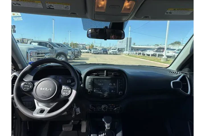 $14987 : Kia Soul 2024 S 4dr Crossove image 9