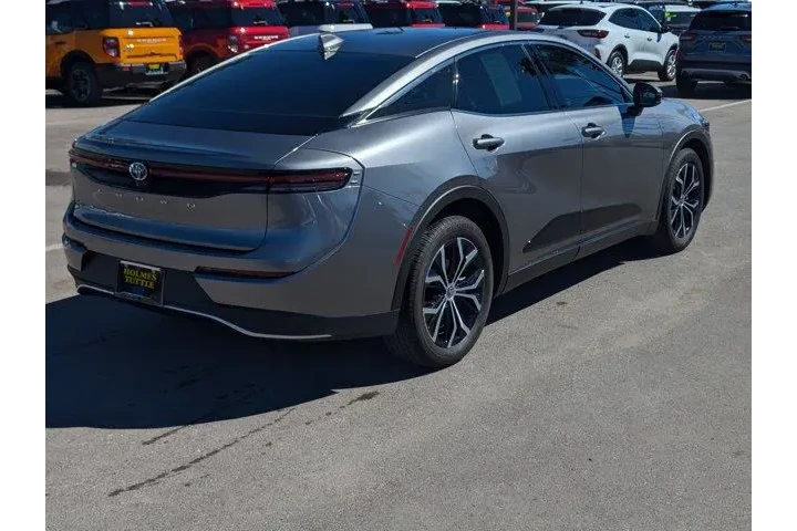 $34999 : Toyota Crown 2024 AWD XLE 4d image 2