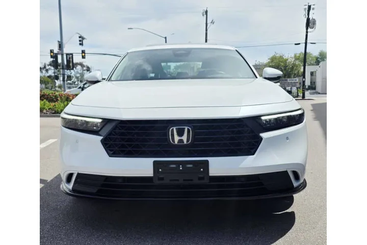 $23950 : 2025 Accord Hybrid EX-L image 9